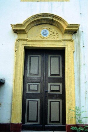 Nebeneingang der Kirche