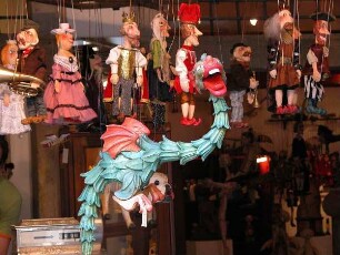 Prag - Geschäft mit Marionetten : Geschäft mit Marionetten. Aufgenommen in Prag 2004