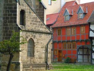 Quedlinburg - Nikolaikirchhof : Nikolaikirchhof, aufgenommen in Quedlinburg am 30. April 2014. Foto Uwe Gerig