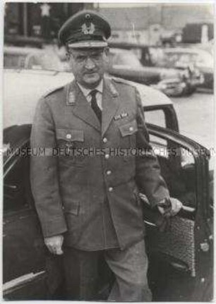 NATO-General Hans Speidel beim NATO-Manöver "Winterschild"