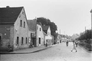 Straßenansicht : Blick von der Paunsdorfer Straße aus