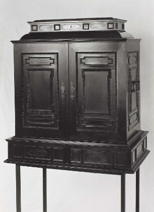 Kabinettschrank
