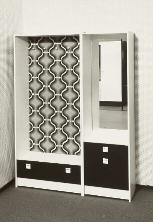Garderobenschrank