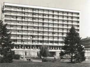 Sofia, Bulgarien. Neuerbautes Hotel Rila (1965), Front mit Balkonen