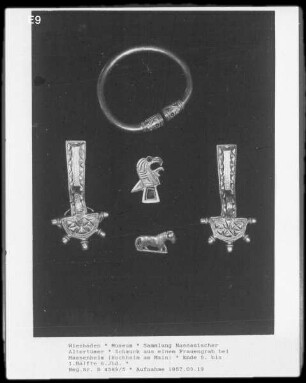 Schmuck aus einem Frauengrab