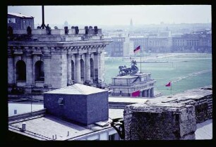 Blick vom Reichstag 1.5.64.