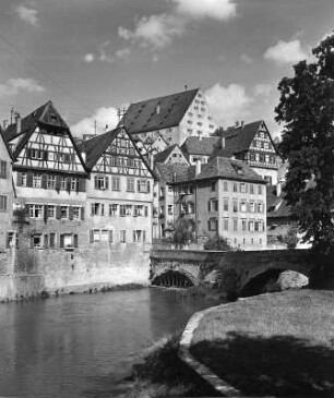 Schwäbisch Hall. Stadtteilansicht mit Steinernem Steg (1516)
