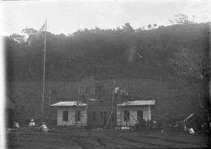 "Hausbau (bei Illig?)"