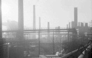 Neunkirchen: Rohrleitungen und Schornsteine