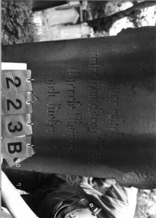 Grabstein 223 (Index: 99790295) Maße HxBxT: 146x58x20 cm Steinmetz: Mayer (?): Grabstein 223B