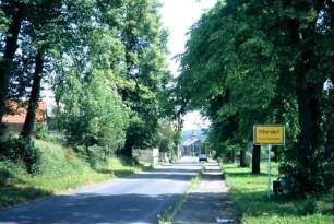 Ortseingang, Allee