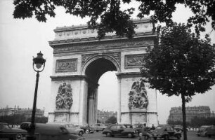 Paris: Arc de Triomphe, nahe