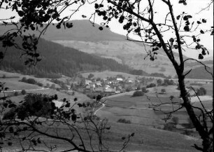 Gresgen: Vom Rümmelesbühl gegen Adelsberg und Zeller Blauen