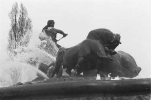Gefion-Brunnen : Reisefotos Dänemark. Kopenhagen, Churchillpark. Gefion-Brunnen. Bronze (1908; A. Bundgaard). Plastische Gruppe