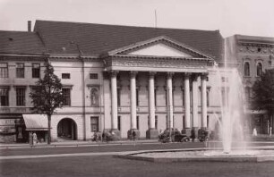 Dessau, Altes Theater : Dessau. Altes Theater. Haupteingangsfront
