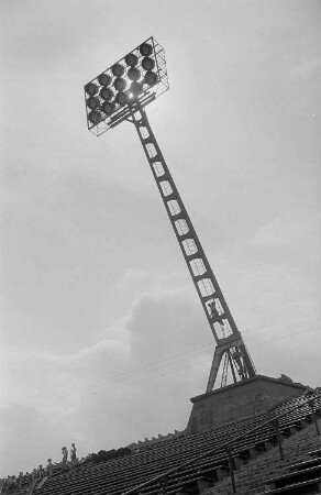 Ansicht der Flutlichtanlagen des Leipziger Zentralstadions