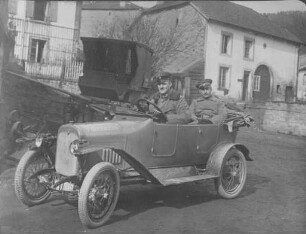 Erster Weltkrieg - "Kriegserinnerungen an Nordfrankreich und die Vogesen". "Leutnant Brückmann, Stabsarzt Palmberger in Breusch-Urbach" (heute: Fouday, Dép. Bas-Rhin)