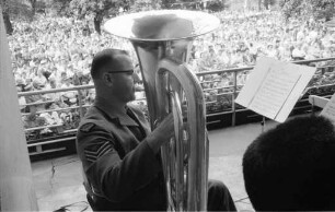 Konzert des Musikkorps der Königlichen Kanadischen Luftwaffe im Stadtgarten.