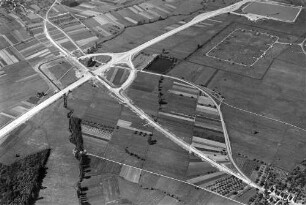 Trassierung mit Blick nach Norden Stadium des Fahrbahndeckenbaues; In Bildmitte die AS Lahr; Im Vordergrund auch der neue Zubringer (verlegte B 36)