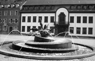 Heidelberg: Brunnen am Karlsplatz