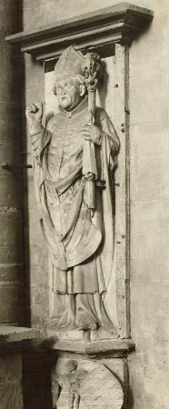 Magdeburg, Dom St. Mauritius und St. Katharina, Innenaufnahme, Querhaus : Grabmal von Erzbischof Albrecht III. von Querfurt im nördlichen Querhaus