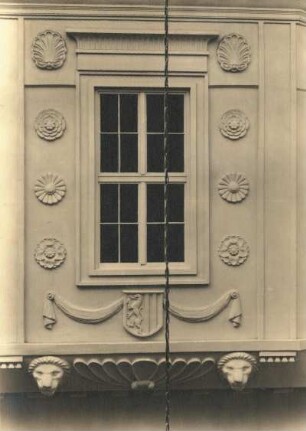 Dresden, Dr.-Külz-Ring 10. Sächsische Landeskreditbank. Haupthalle. Fenster im Obergeschoß