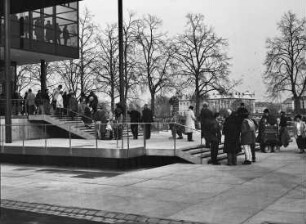 Dresden. Eröffnung der Neubauten ders Sächsischen Landtages am 12. Februar 1994. Offene Tür für jedermann
