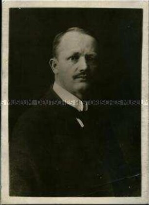 Ernst Zetzmann, Schiffbaudirektor der Kieler Germania-Werft