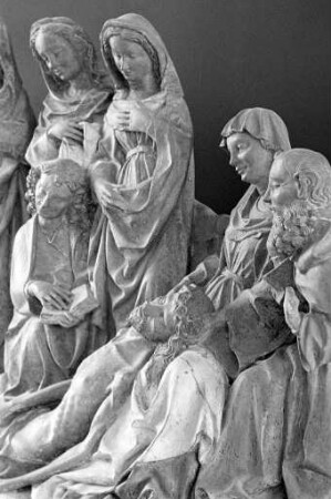 Badisches Landesmuseum. Spätmittelalterliche Wandgruppe "Beweinung Christi" aus Straubing im Ostflügel des Karlsruher Schlosses