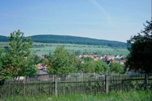 Blick von Süden auf das Dorf