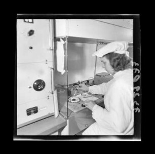 Montage der Epitaxie-Planar-Diode 6, Foto 1973