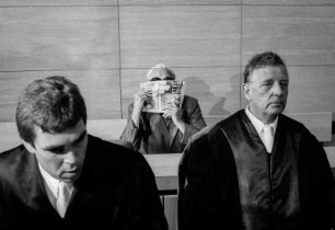 Prozess gegen SS-Mann Karl-Friedrich Höcker, Landgericht Bielefeld, 08.08.1988. Karl-Friedrich Gottlieb Höcker war ein deutscher SS-Obersturmführer, der unter anderem in den Vernichtungslagern Lublin-Majdanek und Auschwitz-Birkenau tätig war