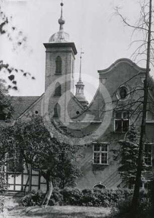 Heilig Leichnam-Kirche Danzig mlt Pfarrhaus.