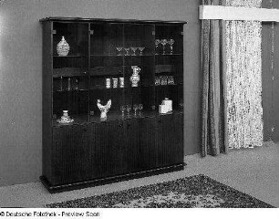 Vitrinenschrank