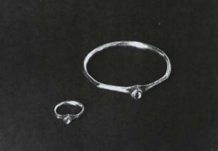 Armreif und Ring