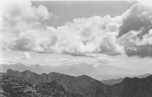 Bergmassiv : Aufnahme eines Gebirgskammes.