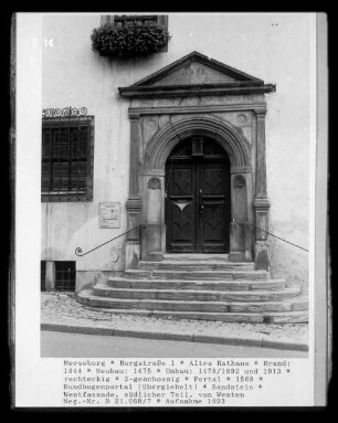 Altes Rathaus — Portal