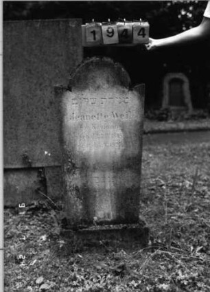 Grabstein 1944 [Hahn S. 220 Grab-Nr. 2830]