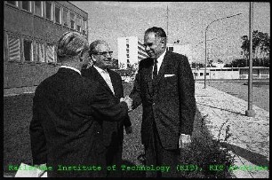 Besuch von Prof. Glenn Theodor Seaborg (Nobelpreisträger und Präsident der United States Atomic Energy Commission (USAEC)) am Kernforschungszentrum Karlsruhe (KfK)