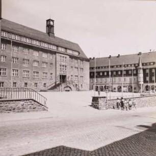 Altenberg, Platz des Bergmanns, Blick zum Rathaus