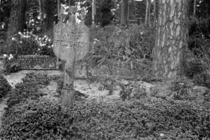 Friedhof in Nida : Grabstein auf dem Friedhof in Nida.