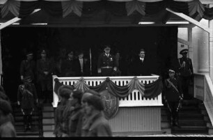 Chisinau: Vorbeimarsch von Jugendorganisationen