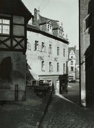 Meißen, An der Frauenkirche. Blick auf das Haus Markt 8