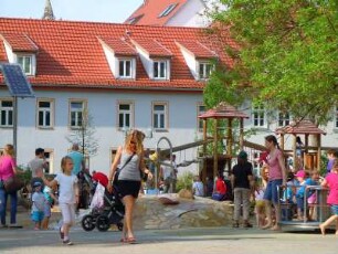 Erfurt - Spielplatz in der Altstadt : Kinderspielplatz in der Altstadt bei der Krämerbrücke, aufgenommen in Erfurt am 30. April 2012