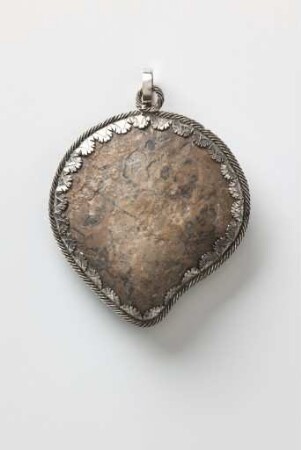 Amulett aus einer Muschel, 16./17. Jahrhundert