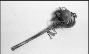 Freiburg: Völkerkundemuseum, Keule mit Steinkopf, Prärieindianer
