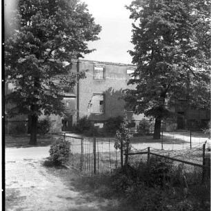 Negativ: Ruine, Siedlung Lindenhof, 1953