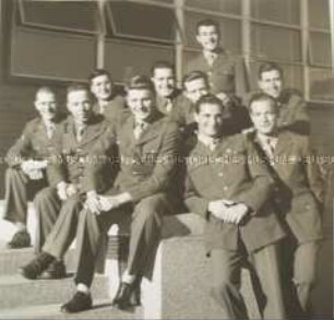Henry Ries (zweite Reihe, rechts außen) mit Kollegen des Army Aircorps in Denver, Colorado