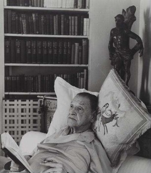William Somerset Maugham lesend
