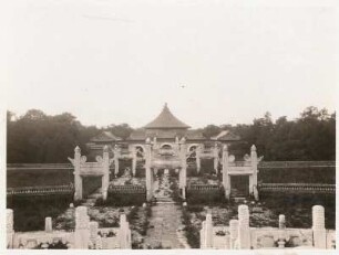 Peking (Beijing). Eingang zum Tien tan (Himmelstempel)